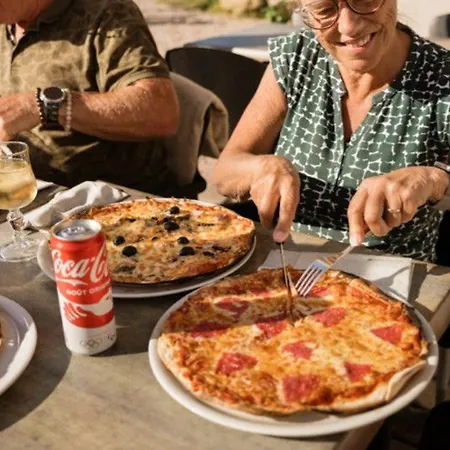 אתר קמפינג Mobil-home 2 Avec Terrasse Et Salon De Jardin - Api-1-52-448 Granges-Aumontzey