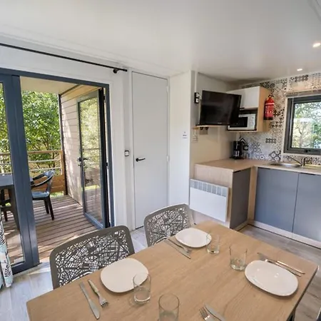 Mobil-home 2 Avec Terrasse Et Salon De Jardin - Api-1-52-448 Kemp *