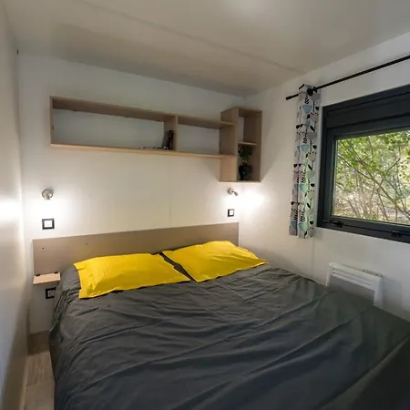 Mobil-home 2 Avec Terrasse Et Salon De Jardin - Api-1-52-448 *
