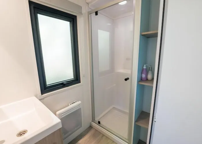 Mobil-home 2 Avec Terrasse Et Salon De Jardin - Api-1-52-448 *